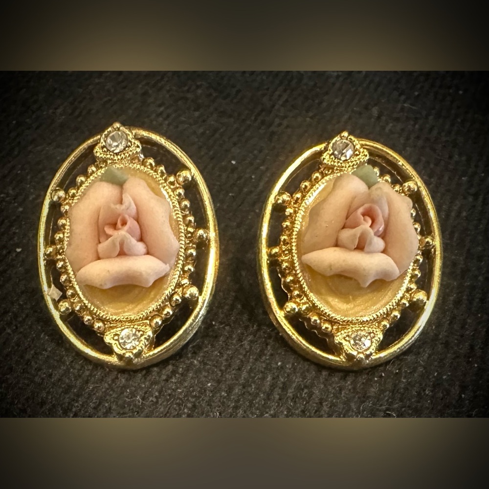 Elegant Gold and Pink Rose Earrings